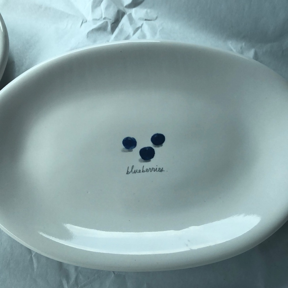 ❌Sold❌ Rae Dunn oval plates - Picture 3 of 3